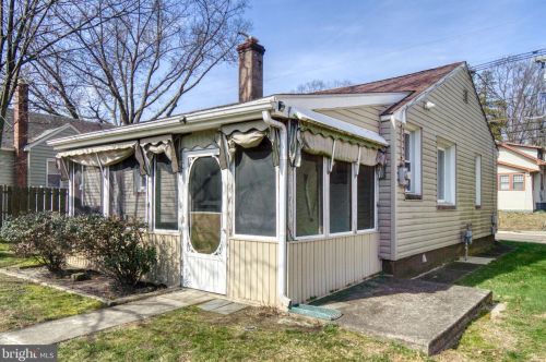 366 Clements Bridge Rd, Runnemede NJ  08078-1919 exterior