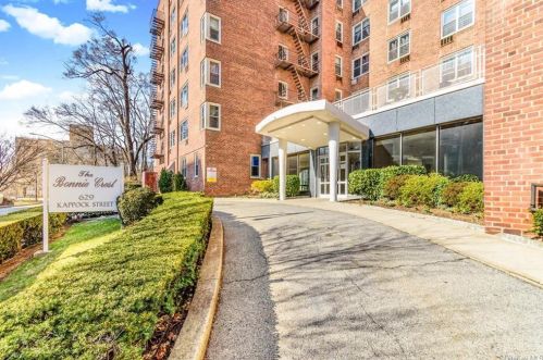 629 Kappock St, Bronx NY  10463-7705 exterior