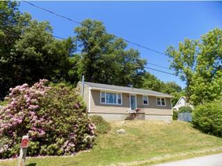 322 Beaver St, Manchester NH  03104-5586 exterior