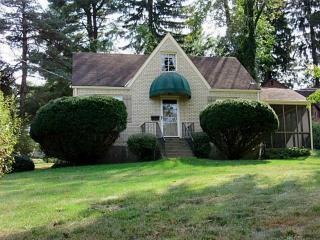 101 Highview Dr, Pittsburgh, PA 15241-1607