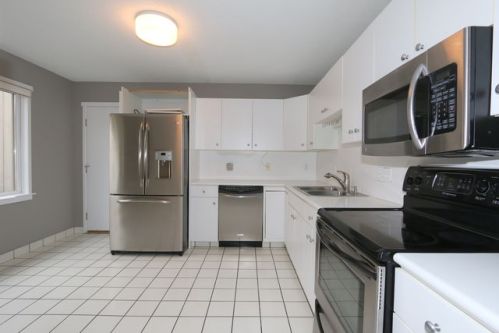 602 Heritage Hls, Somers Town, NY 10589-5061