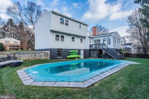 63 Fairway Dr, Camp Hill PA  17011-2065 exterior