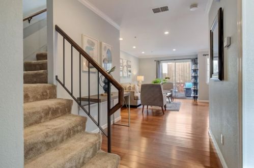 1002 San Antonio Cir, Daly City, CA 94014-3621