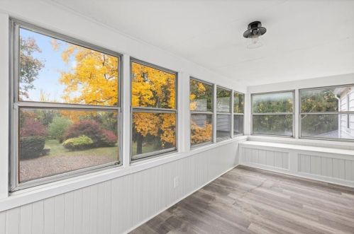 61 Knotty Oak Rd, Coventry RI  02816-8306 exterior