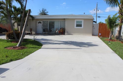 4304 Colt Ln, West Palm Beach, FL 33406-2615