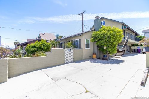 3616 10 St, Long Beach CA  90804-5050 exterior