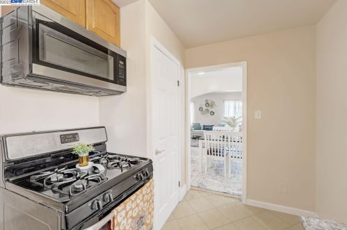 9326 Cherry St, Oakland CA  94603-1632 exterior