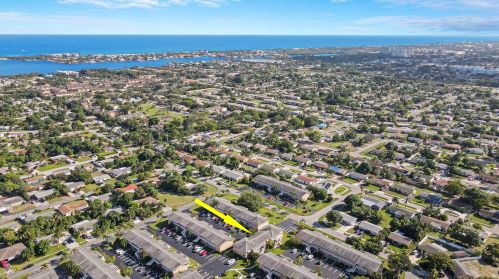 2111 1st Ct, Boynton Beach FL  33435-2909 exterior