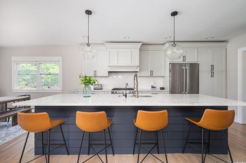 20 Cedar Rd, Elwood NY  11731-4636 exterior