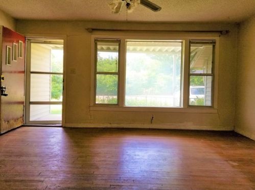 1812 Panhandle St, Denton, TX 76201-2516