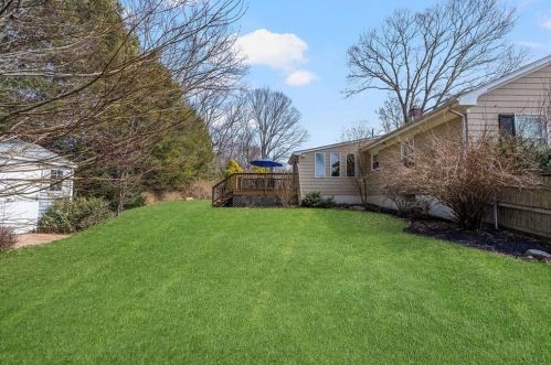 32 Rolling Acres Dr, Cumberland RI  02864-2614 exterior