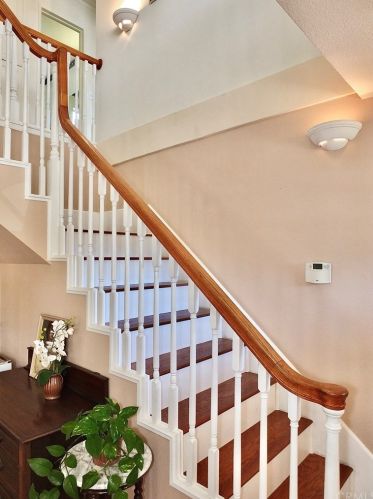 2888 Charlemagne Ave, Long Beach CA 90808-3401 exterior