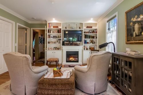 205 Lindley Ave, North Kingstown RI  02852-5761 exterior