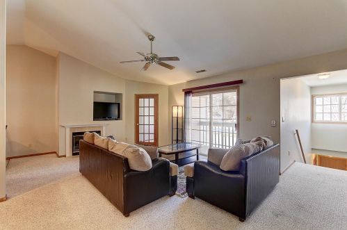 1029 Guthrie Rd, Waukesha, WI 53186-6990