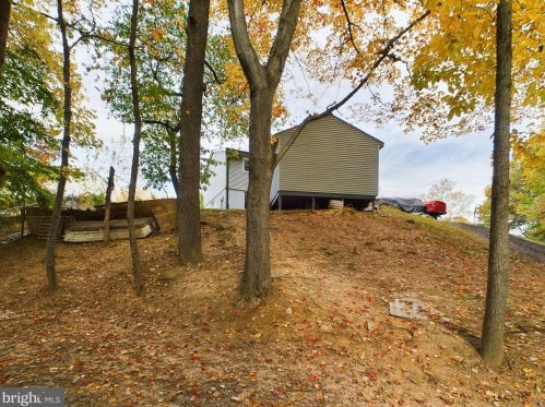 4801 Kempair Dr, Woodbridge VA  22193-4632 exterior