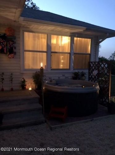 323 Lk Shr Dr, Bricktown NJ 08723-6013 exterior