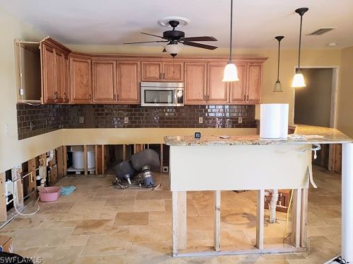 136 54th Ter, Cape Coral, FL 33914-7133