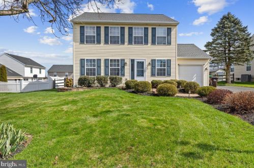 2563 Donald Dr, Pottstown, PA 19464-1038