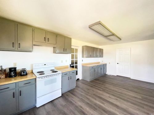 1890 Hill Rd, Willits CA  95490-9795 exterior
