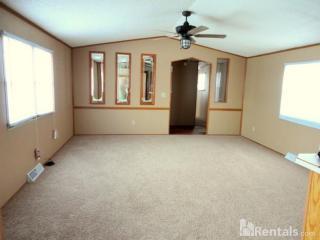 5617 Rochelle Dr, Waterloo IA  50701-9562 exterior