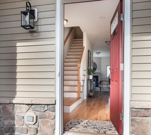 274 Hudson View Ter, Hyde Park, NY 12538-3550