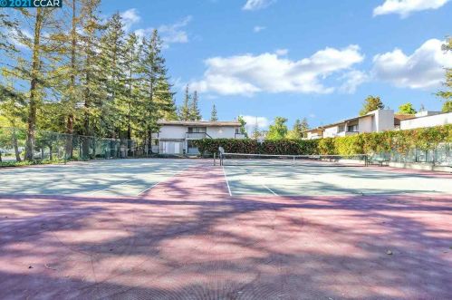 5450 Concord Blvd, Concord CA  94521-2401 exterior