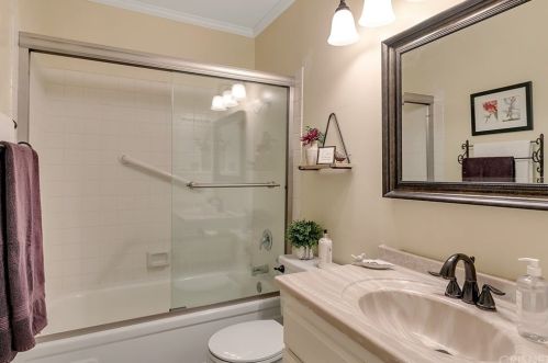 20046 Avenue Of The Oaks, Santa Clarita CA  91321-1361 exterior