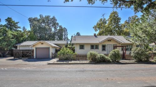 105 2nd St, Woodland, CA 95695-3316