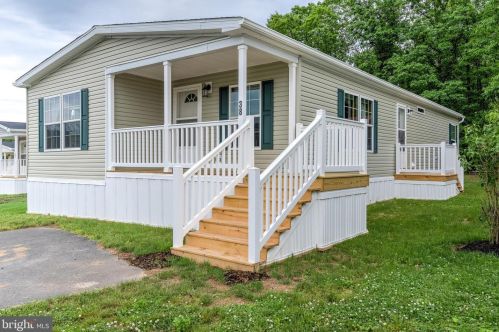 72 Meadowview Dr, Paradise Park, PA 17068-9773