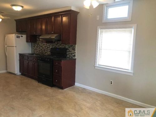 214 Prigmore St, East Brunswick, NJ 08816-3183