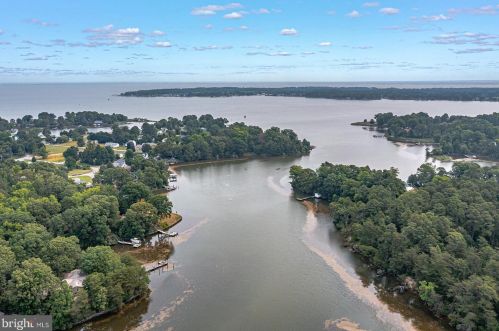 26 Mount Holly Ct, Montross VA  22520-4110 exterior