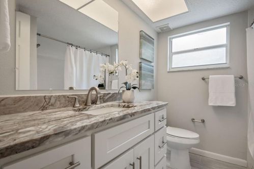 18519 Oshawa Dr, Port Richey FL 34667-5107 exterior