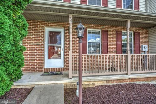 157 Heatherwood Dr, Ephrata PA  17522-2677 exterior