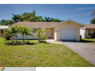 2842 Lincoln St, Hollywood FL  33020-3834 exterior