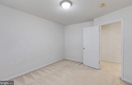 8987 Birch Bay Cir, Lorton VA  22079-5660 exterior