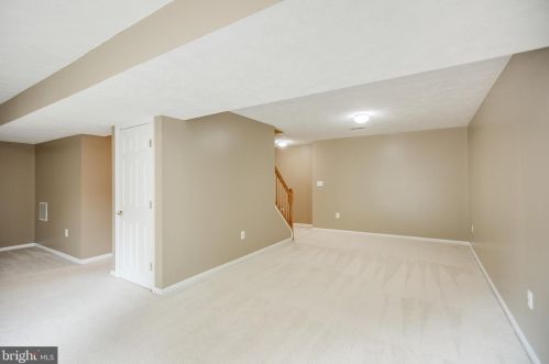 6249 Oakland Dr, Woodbridge VA  22193-7017 exterior