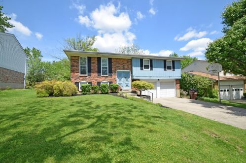 1718 Fallbrook Ln, Cincinnati, OH 45240-1012