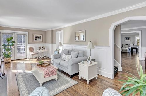 136 Vlg Rd, Huntington CT 06484-1778 exterior