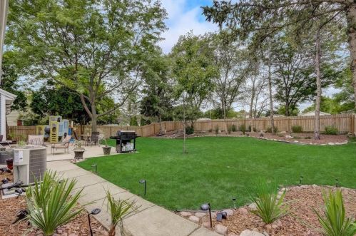 1912 Cliff Alex Ct, Waukesha, WI 53189-7681
