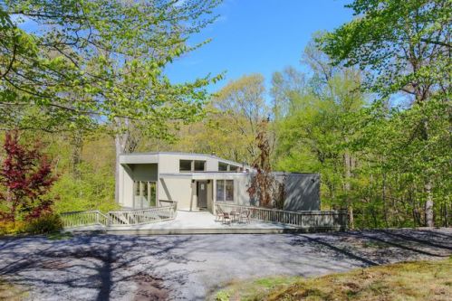 47 Major Lockwood Ln, Scotts Corners, NY 10576-1420