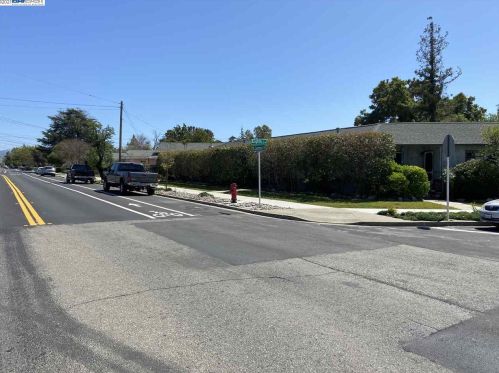 2669 8th St, Livermore, CA 94550-4691