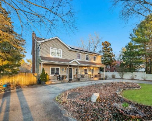 1221 Sycamore Ave, Bohemia, NY 11716-1742