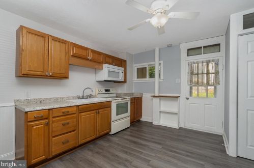 8 East St, Spring Grove PA  17362-1210 exterior
