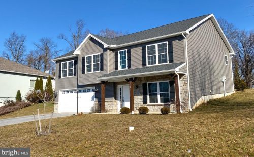 217 White Oak Cir, Mount Holly Springs, PA 17065-2015