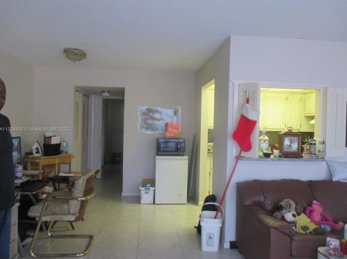 18 Hastings, West Palm Beach, FL 33417-1207