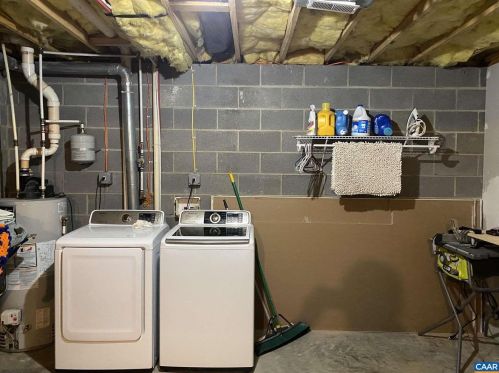 507 Jefferson Dr, Bybee VA  22963-2904 exterior