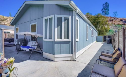 28101 Vista View Dr, Santa Clarita CA  91351-5710 exterior