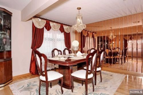 19 Elmhurst St, Elmwood Park NJ  07407-1320 exterior