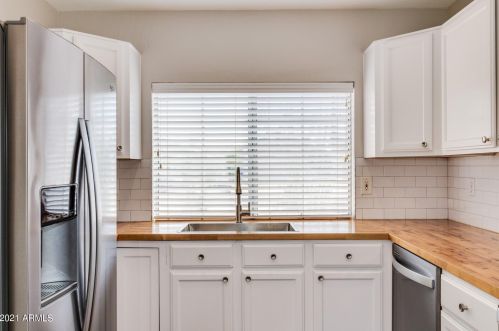 856 Saragosa St, Chandler, AZ 85225-6400