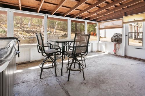 6 Happy Holw Rd, Danville NH  03819-3100 exterior